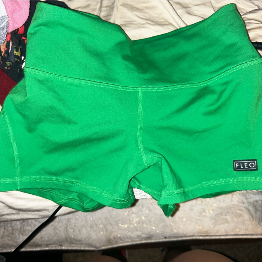 Fleo apex 3.25 green. Worn a few times. Like new.